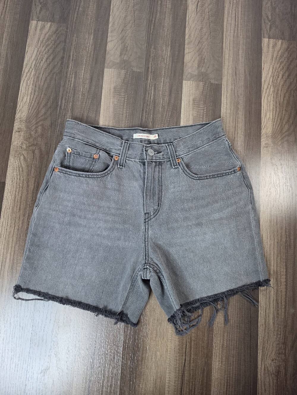 Levi's Low Pro Straight Grey Denim Distressed Cutoff Shorts Indie Sleaze. 28